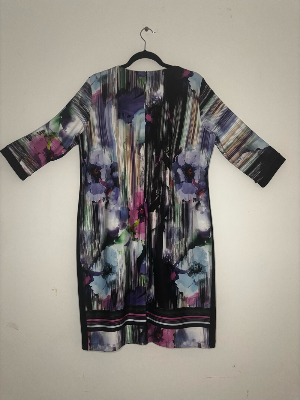 XL NWT Floral V-Neck Dress in Multi-Color - Picture 3 of 5